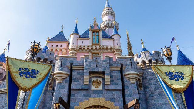 Unlock the Magic: Download Disney Theme Park Simulator Today